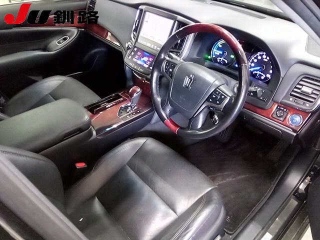 TOYOTA CROWN MAJESTA
