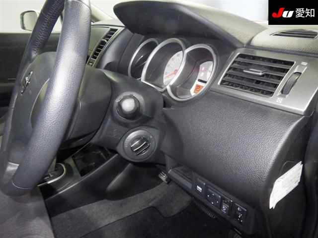 NISSAN TIIDA LATIO