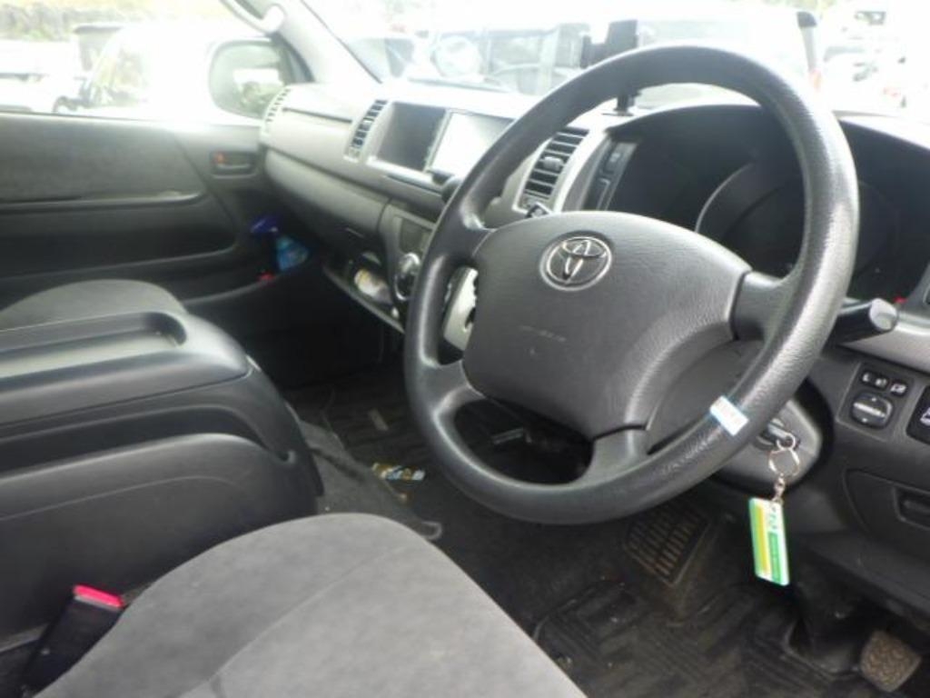 TOYOTA HIACE