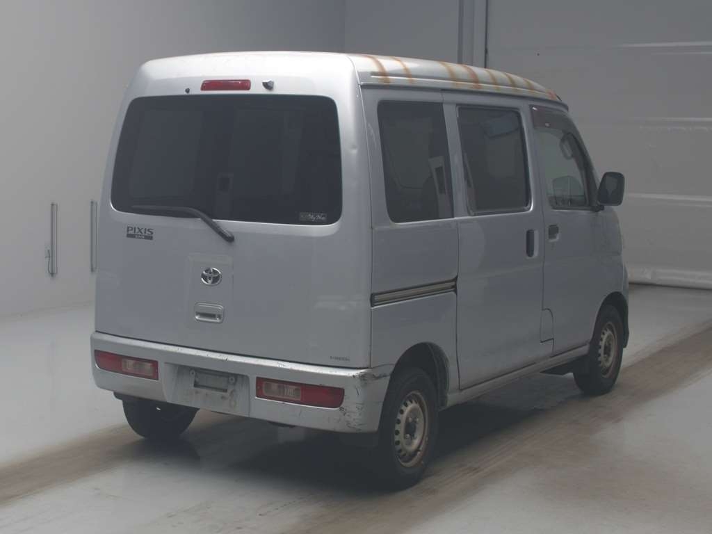 TOYOTA PIXIS VAN
