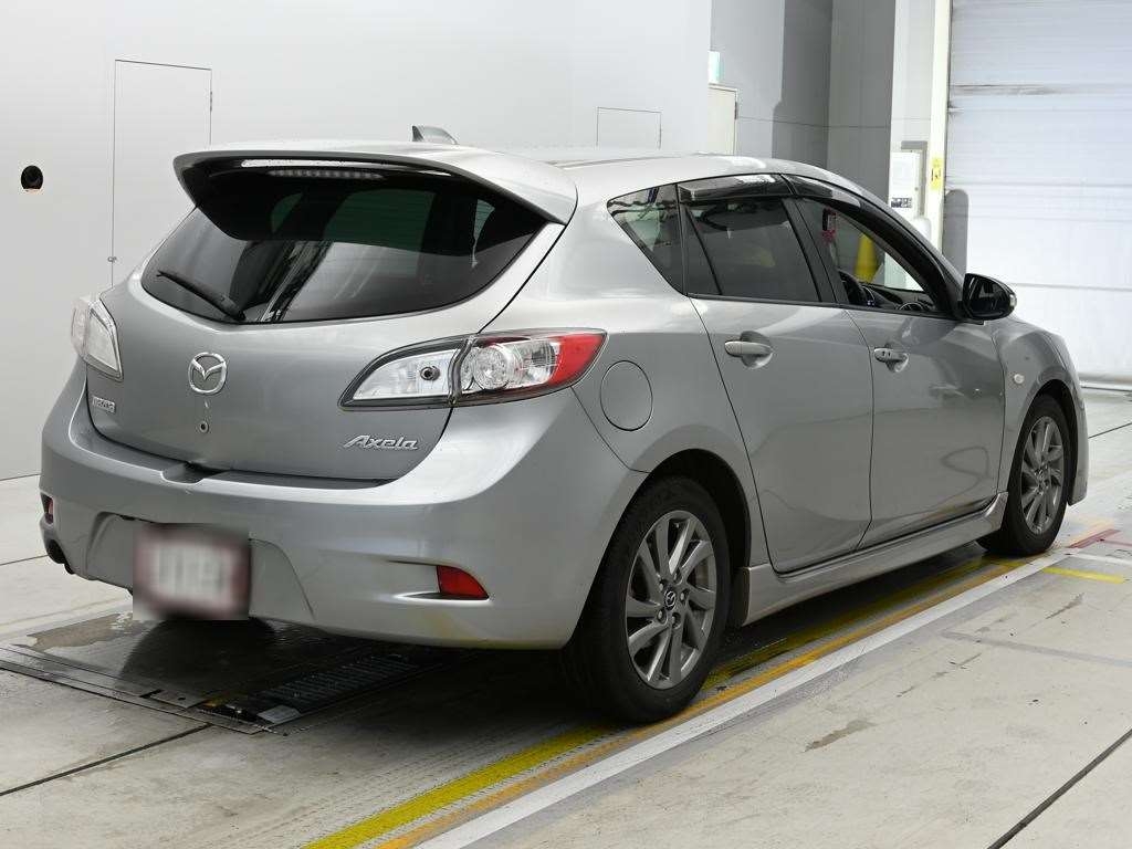 MAZDA AXELA