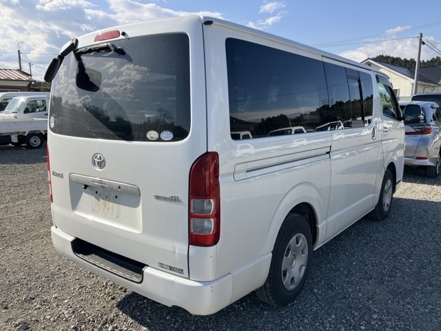 TOYOTA REGIUS ACE
