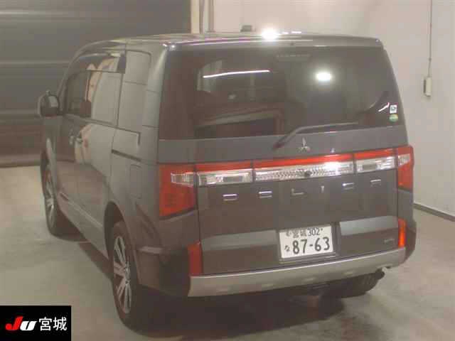 MITSUBISHI DELICA D:5