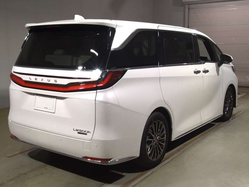 LEXUS LM500H