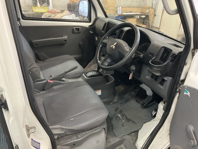 MITSUBISHI MINICAB