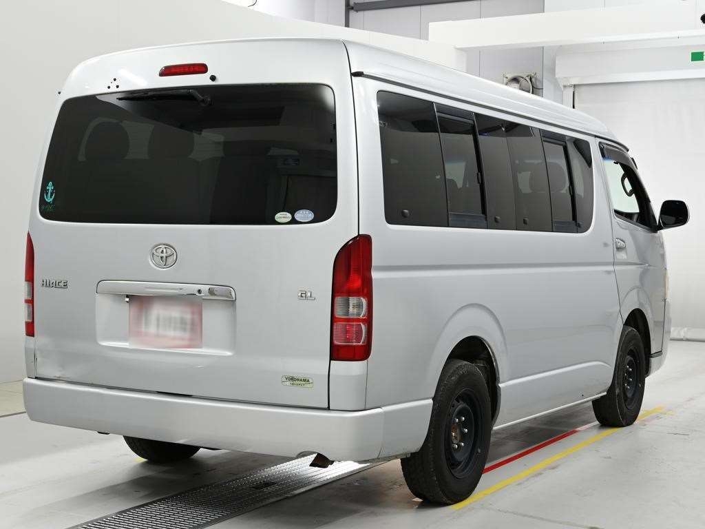 TOYOTA HIACE