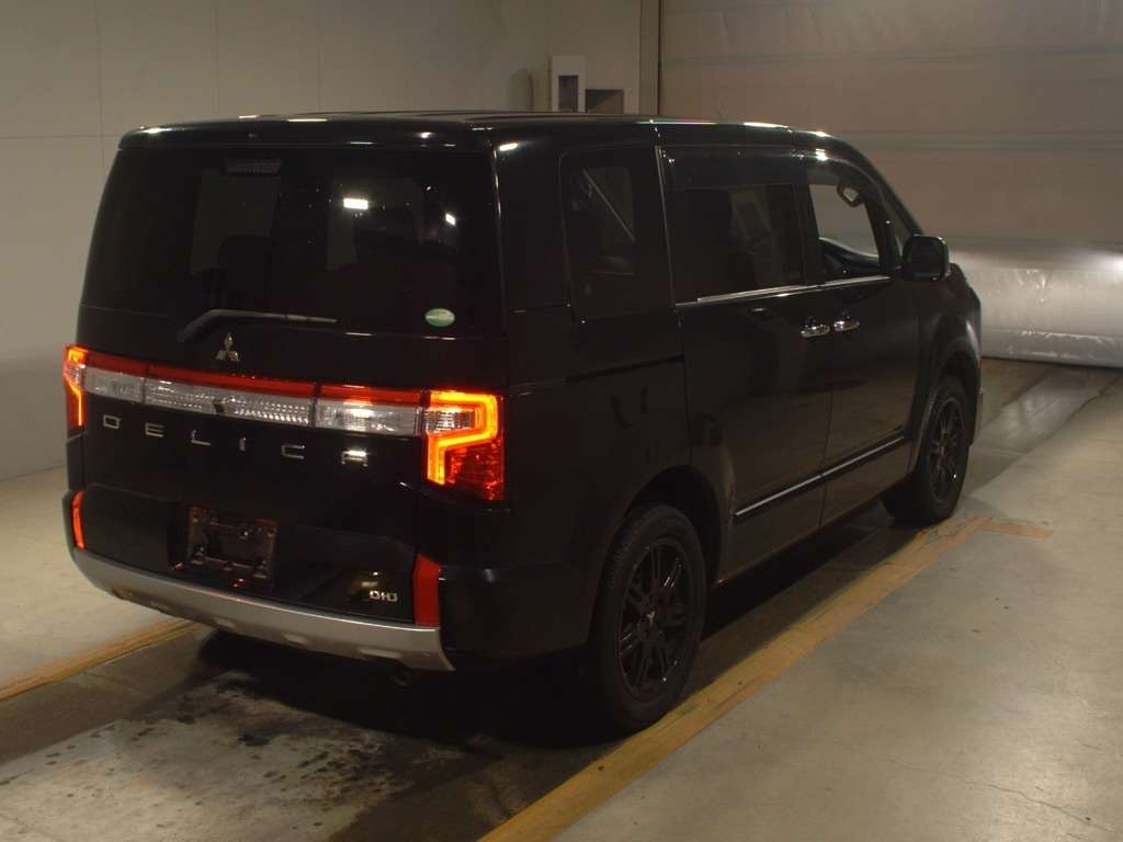 MITSUBISHI DELICA D:5