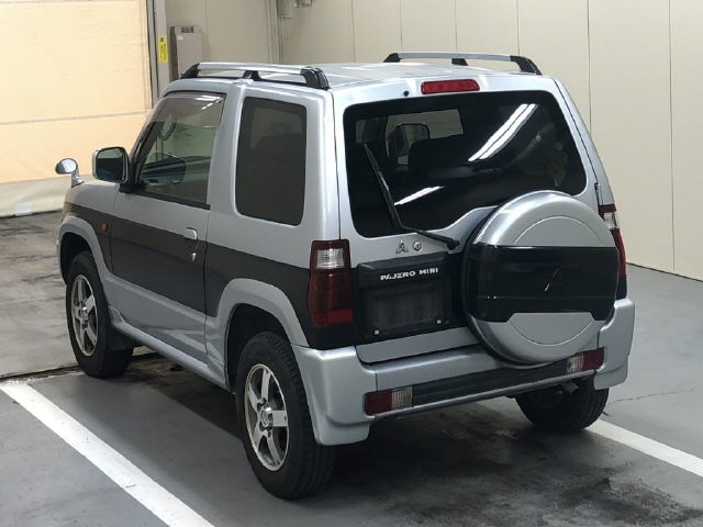 MITSUBISHI PAJERO MINI