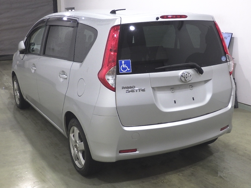 TOYOTA PASSO SETTE