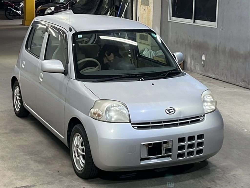 DAIHATSU ESSE