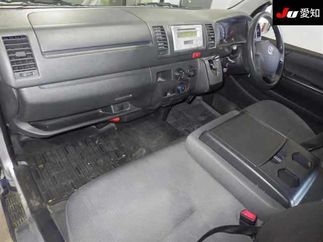 TOYOTA REGIUS ACE