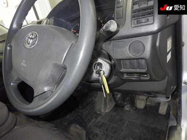 TOYOTA REGIUS ACE