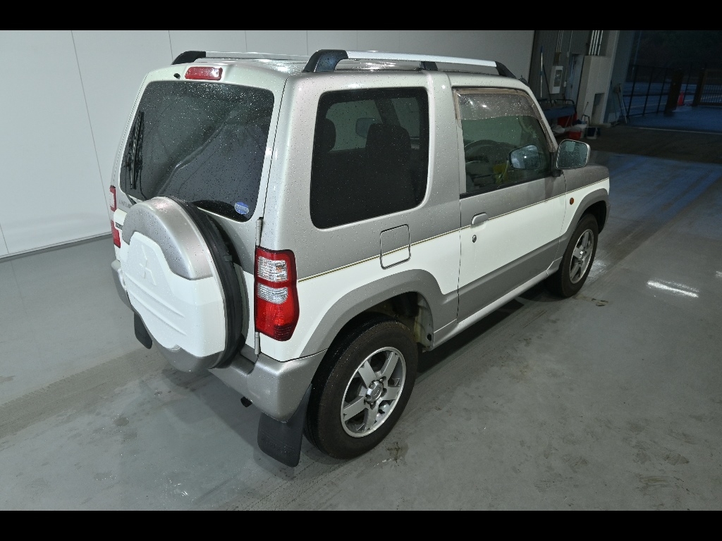 MITSUBISHI PAJERO MINI