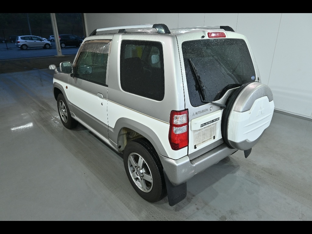 MITSUBISHI PAJERO MINI