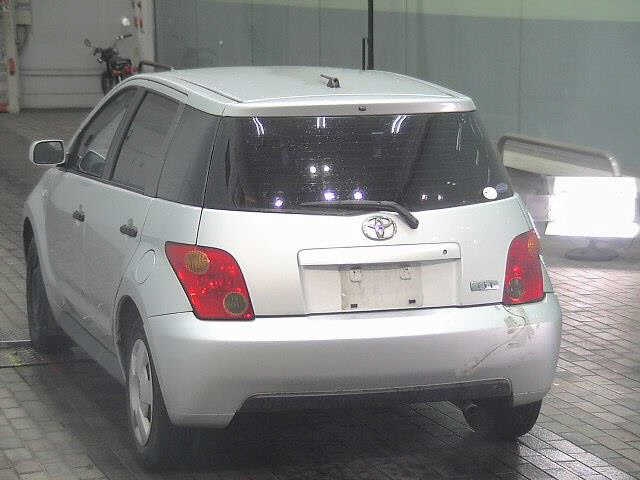 TOYOTA IST