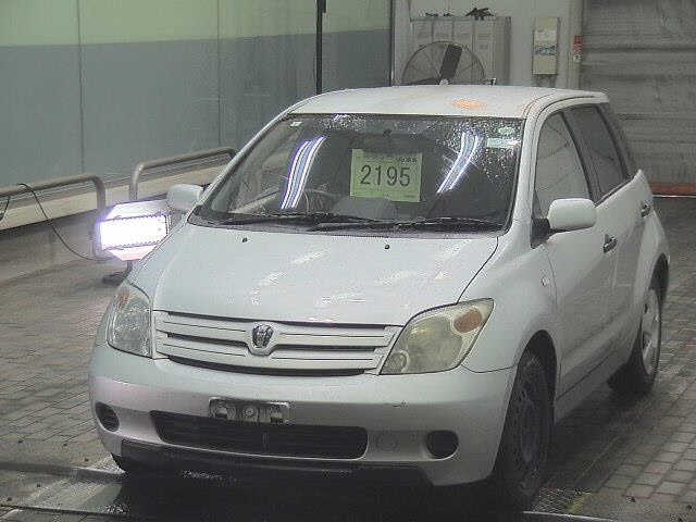 TOYOTA IST
