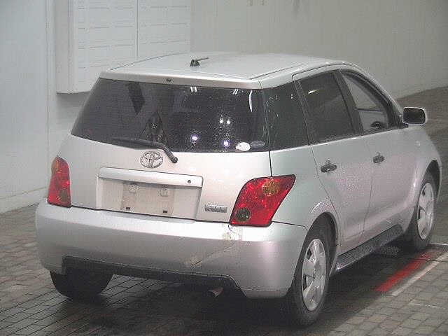 TOYOTA IST