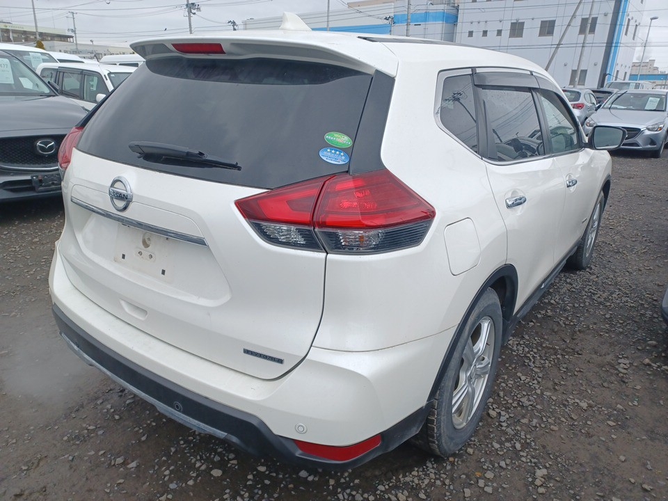 NISSAN X-TRAIL