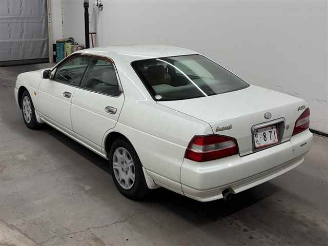 NISSAN LAUREL