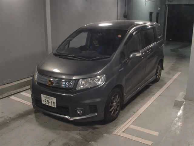 HONDA FREED SPIKE