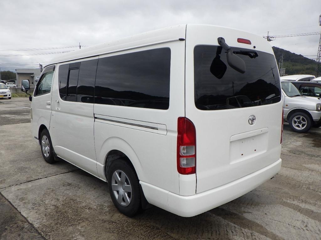 TOYOTA HIACE