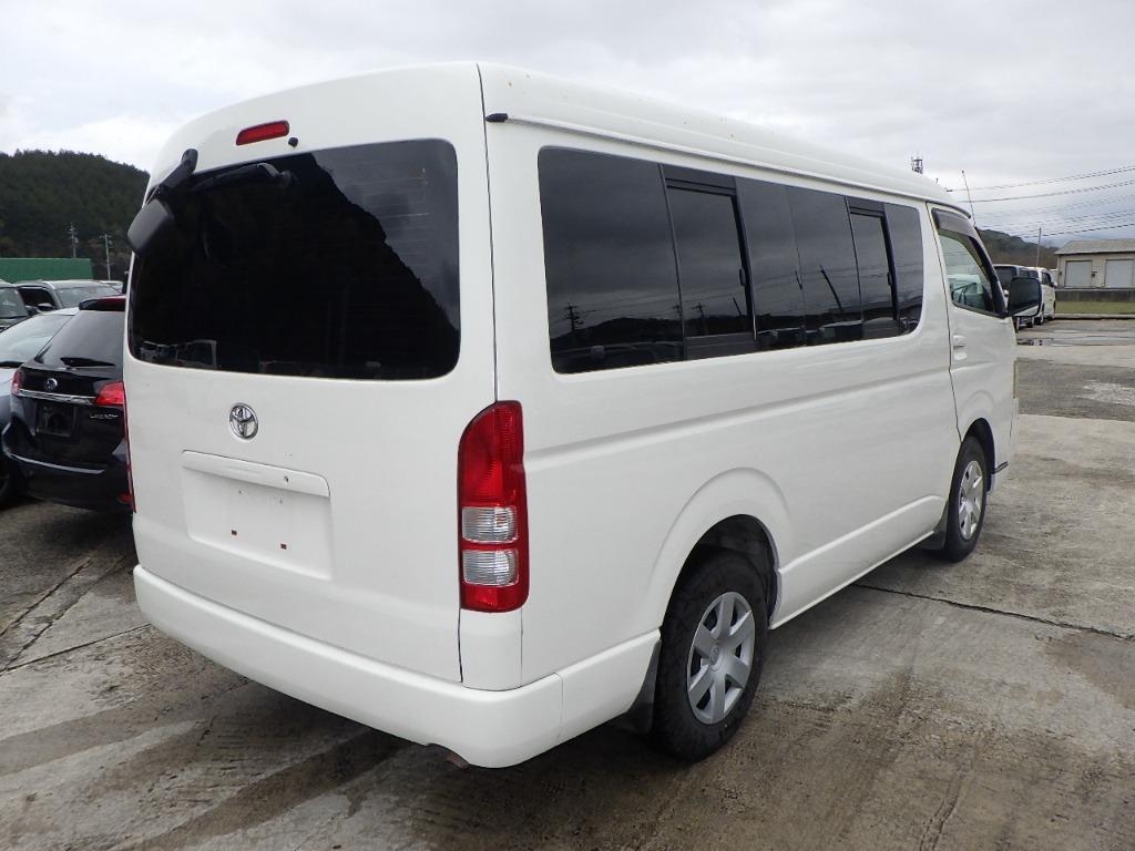 TOYOTA HIACE