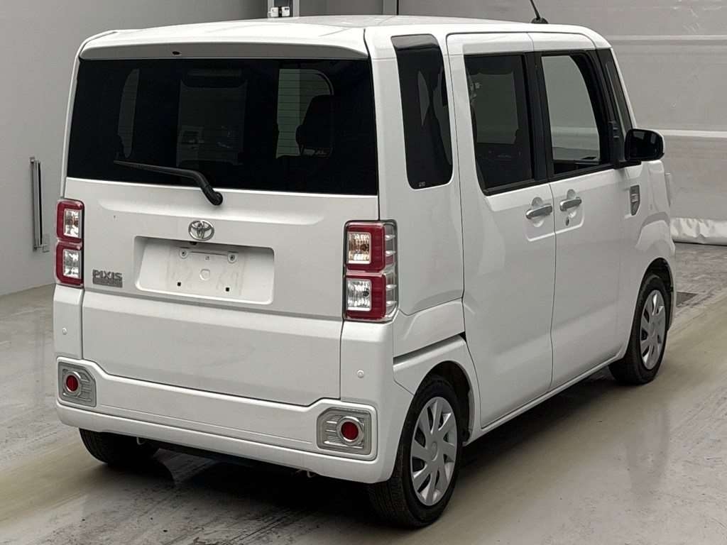 TOYOTA PIXIS MEGA