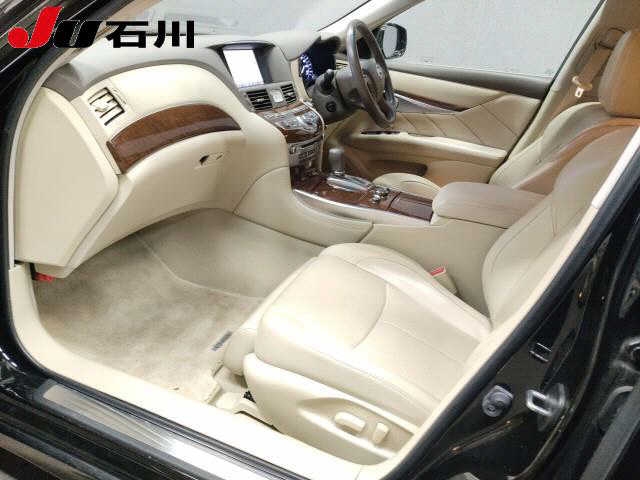 NISSAN FUGA