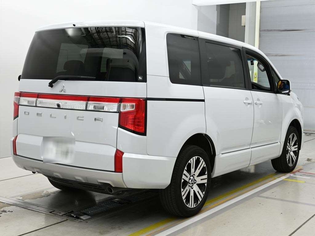 MITSUBISHI DELICA D:5