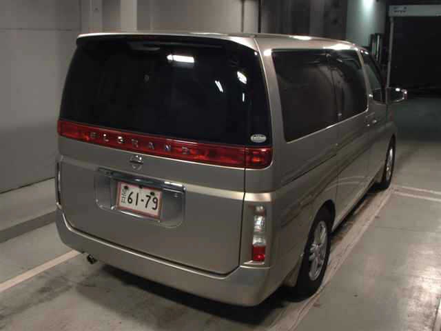 NISSAN ELGRAND