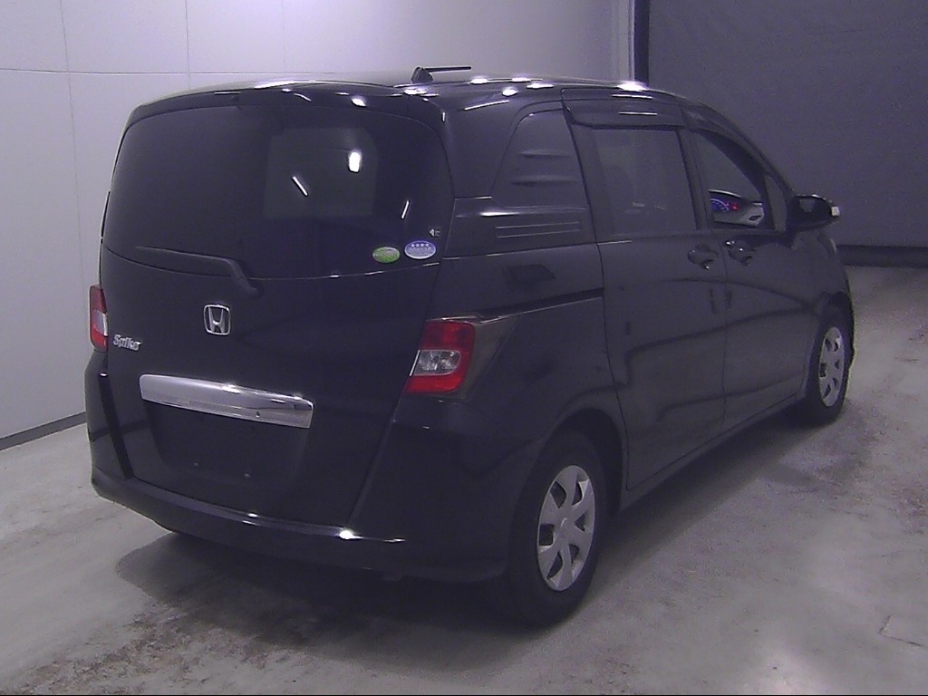 HONDA FREED SPIKE