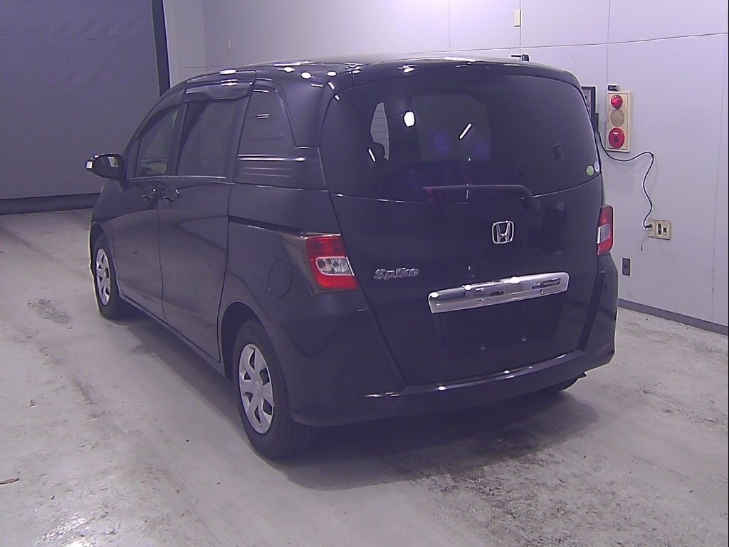 HONDA FREED SPIKE