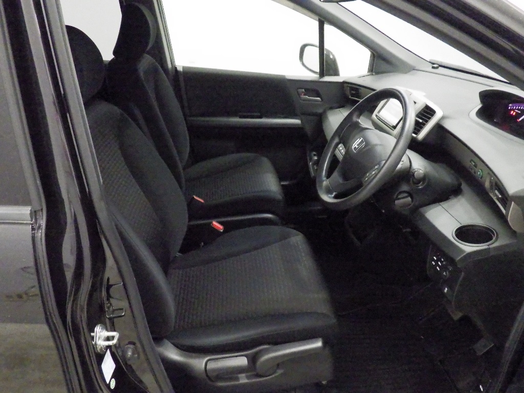 HONDA FREED SPIKE