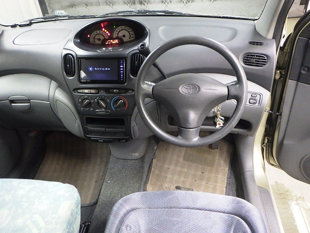 TOYOTA FUNCARGO
