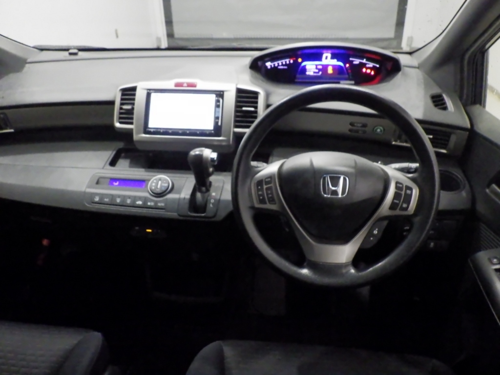 HONDA FREED SPIKE