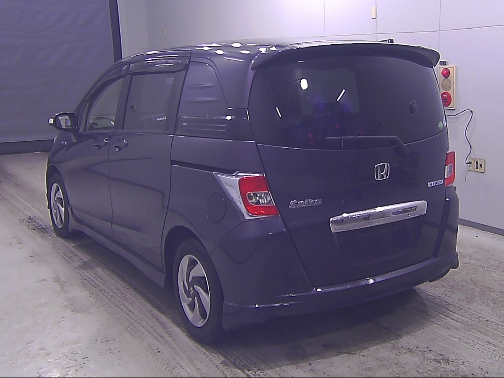 HONDA FREED SPIKE