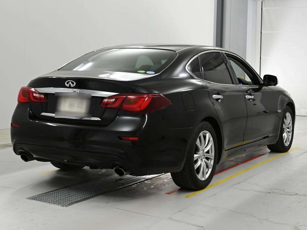 NISSAN FUGA
