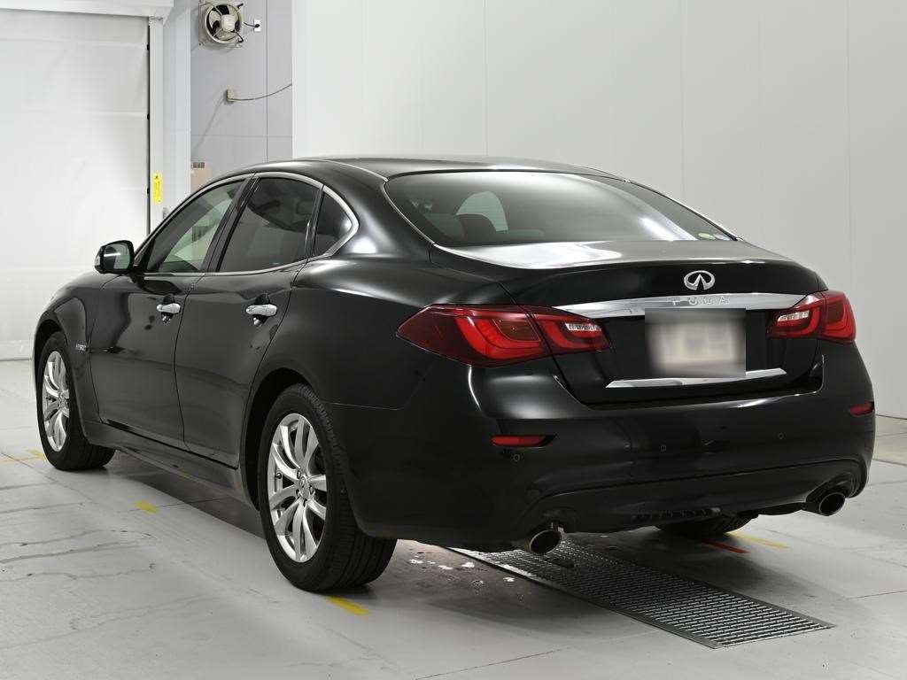 NISSAN FUGA
