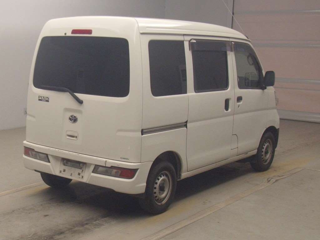 TOYOTA PIXIS VAN