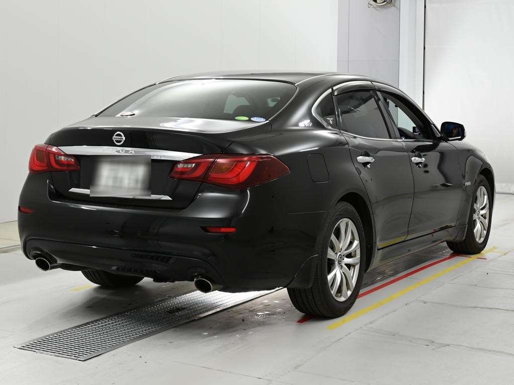 NISSAN FUGA