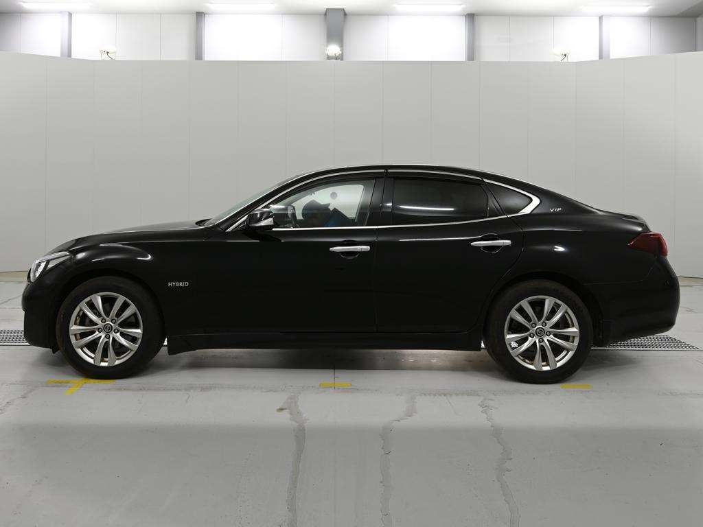 NISSAN FUGA