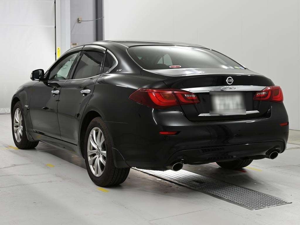 NISSAN FUGA