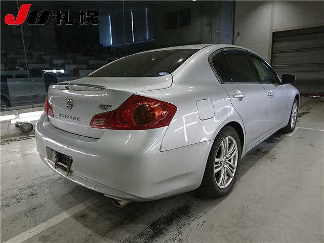 NISSAN SKYLINE
