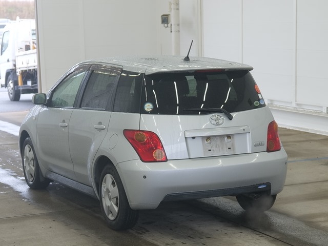 TOYOTA IST