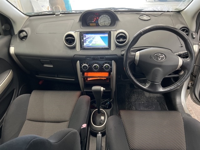 TOYOTA IST