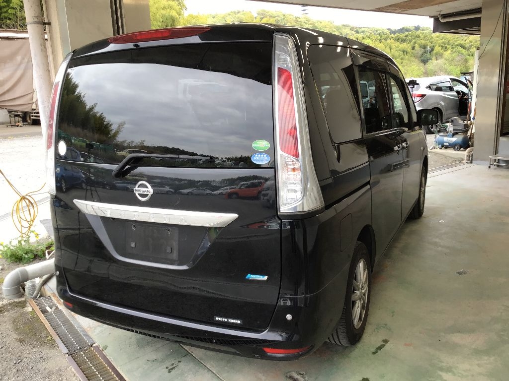 NISSAN SERENA