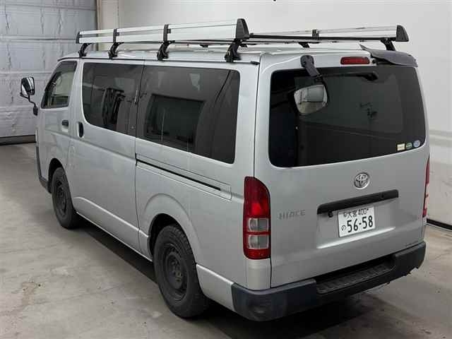 TOYOTA REGIUS ACE