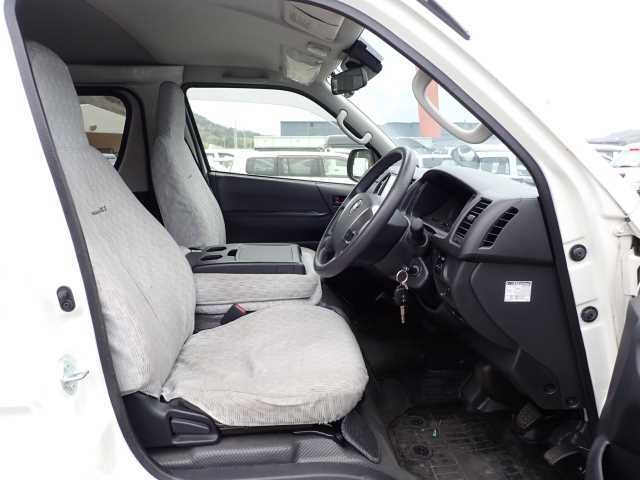 TOYOTA REGIUS ACE