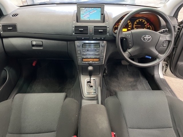 TOYOTA AVENSIS
