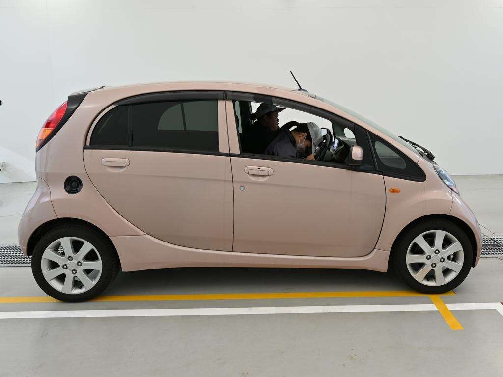 MITSUBISHI I
